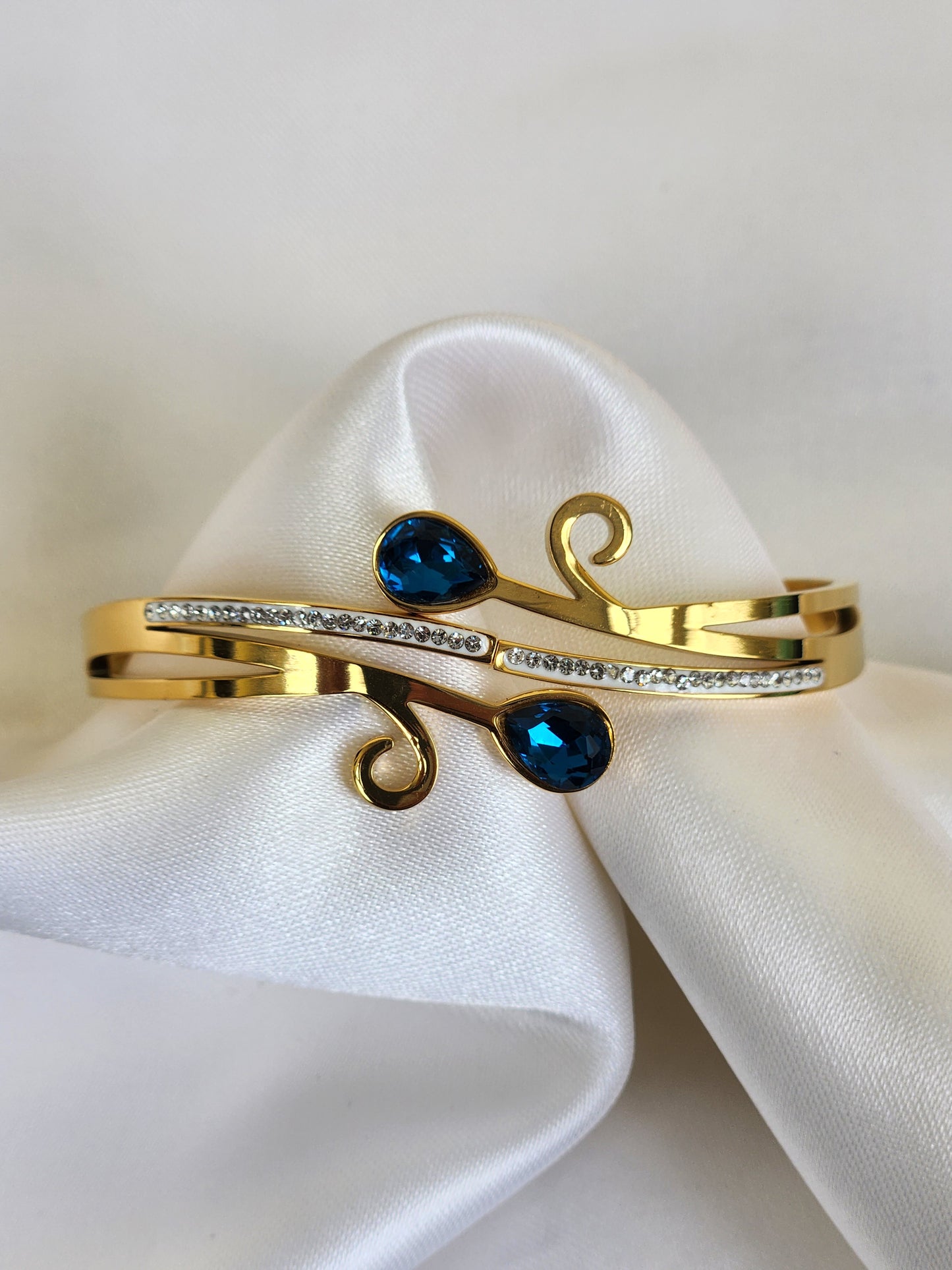 Royal Blue Tear Drop Bracelet