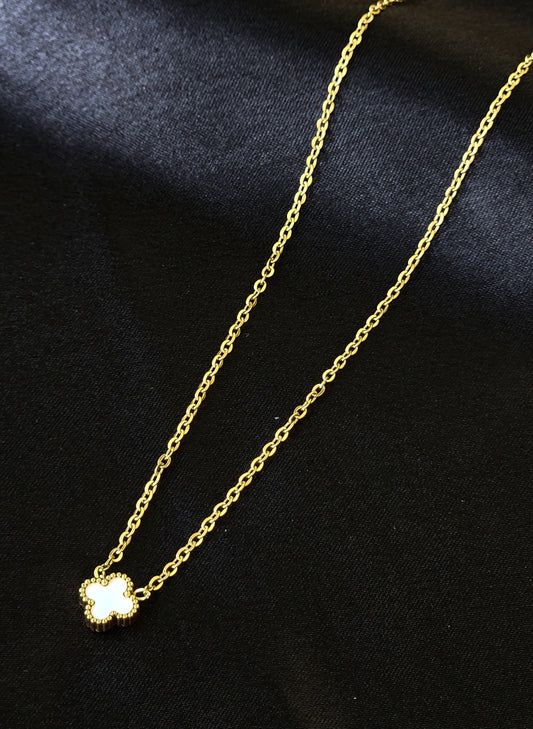 Elegant Clover Pendant Necklace