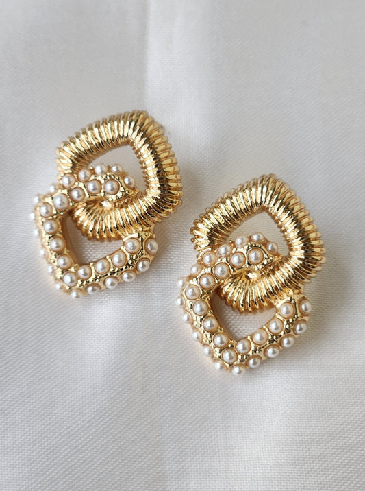 Vintage-Inspired Pearl and Gold Earrings